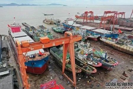 這家舟山船廠兩艘首制特定航線14000噸江海直達散貨船下水