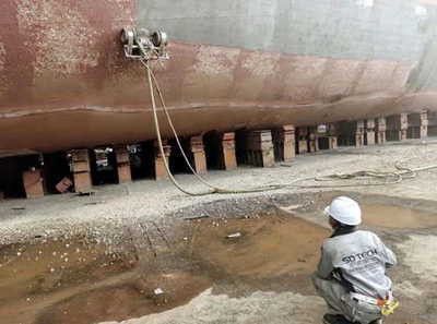 上海中遠(yuǎn)海運(yùn)重工超高壓水除銹助力“綠色”海工